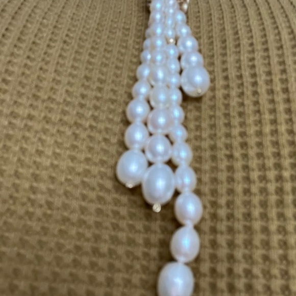 Beautiful long strand pearl necklace - Picture 3 of 10